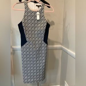 NWT Banana Republic Sleeveless Navy and White Dress in Size 4